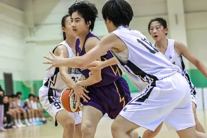 业余篮球爱好者在哪里可以找到表演赛资源_2