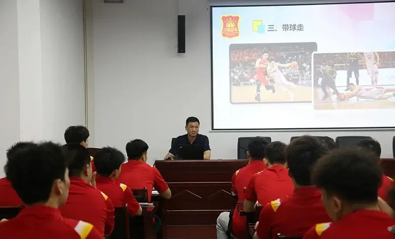 业余篮球爱好者在哪里可以找到表演赛资源_1